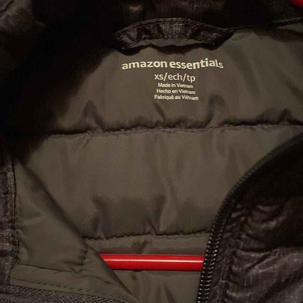 Amazon essentials vest - Picture 2 of 2